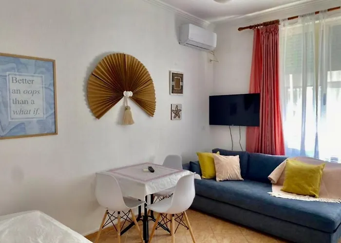 Livi Beachfront Studio Apartment