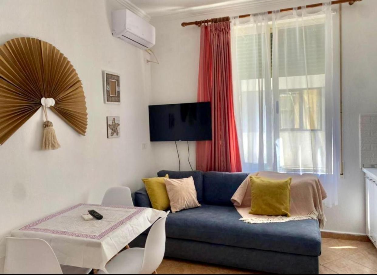 Livi Beachfront Studio Apartment * Durrës